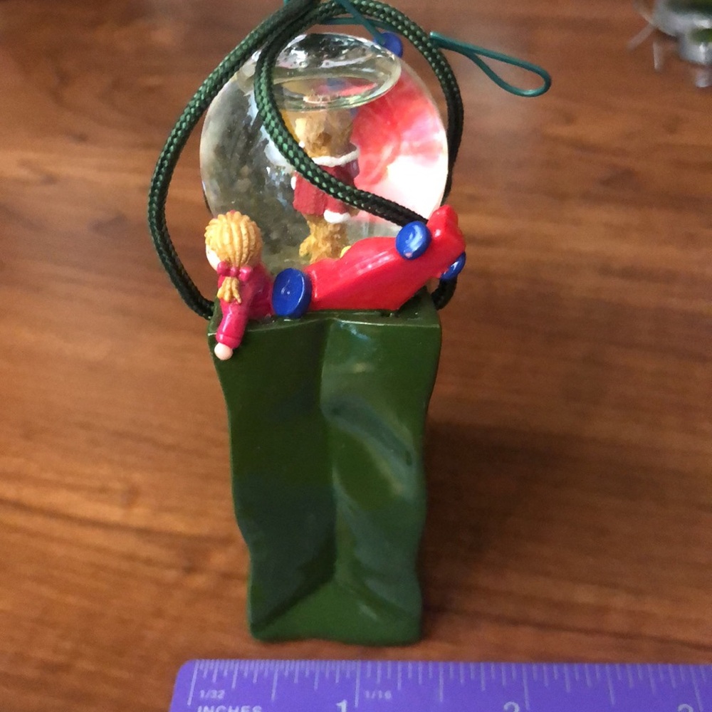 Harrods Green Souvenir Bag Ornament - Picture 2 of 5